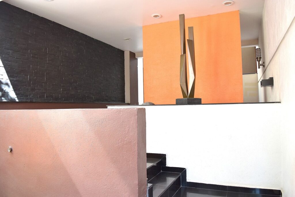 Casa-en-C-Del-Valle-Entrada-CondominioW-min